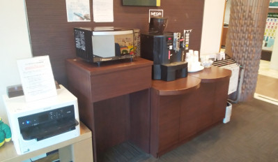 欢迎咖啡(大厅)：利用时间：22在00/6:00-10:00大厅在15:00～准备了dotoru的欢迎咖啡(自助)。另外，准备了微波炉·打印机，报纸。