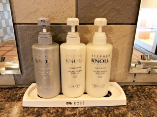 ■KOSE的斯迪文诺尔家具：限于女性大浴场准备了KOSE的斯迪文诺尔家具的头发护理，沐浴露。