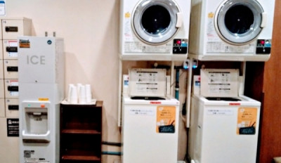 ■放松房：洗衣机、烘干机。洗衣一次200日元，烘干机30分钟100日元。